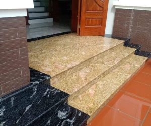 ĐÁ TAM CẤP VÀNG HOÀNG GIA