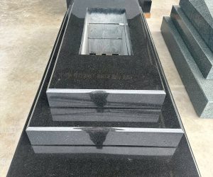 MỘ ĐÁ GRANITE ĐEN 01